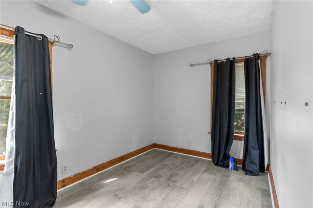 84 Prospect Street, Struthers, OH 44471
