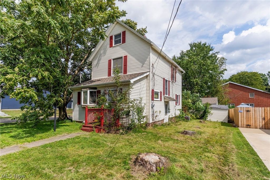 84 Prospect Street, Struthers, OH 44471