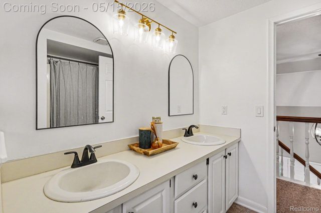 5600 Chestnut Hill Drive, Independence Charter Township, MI 48346