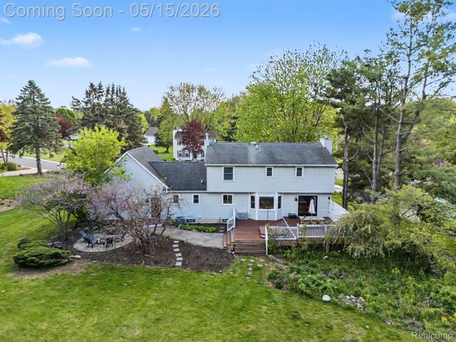 5600 Chestnut Hill Drive, Independence Charter Township, MI 48346