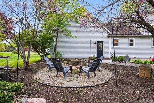 5600 Chestnut Hill Drive, Independence Charter Township, MI 48346