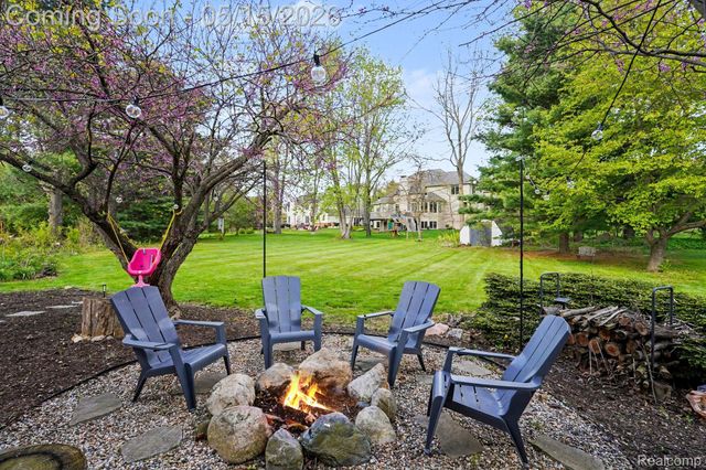 5600 Chestnut Hill Drive, Independence Charter Township, MI 48346