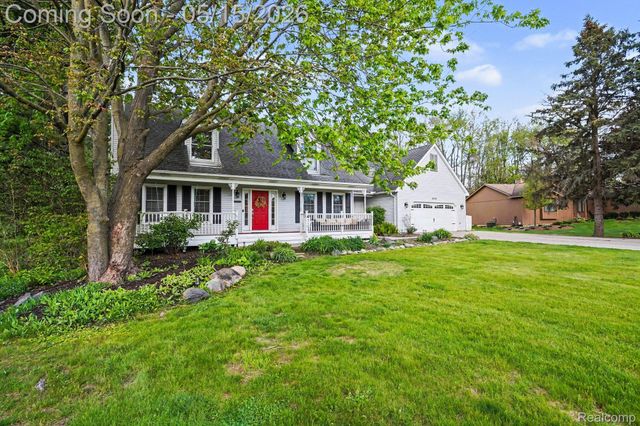 5600 Chestnut Hill Drive, Independence Charter Township, MI 48346