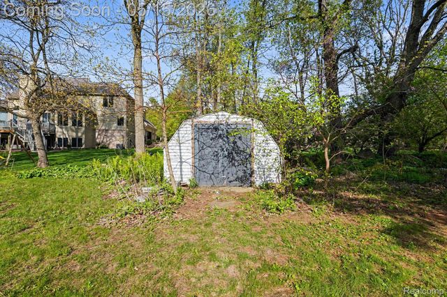 5600 Chestnut Hill Drive, Independence Charter Township, MI 48346
