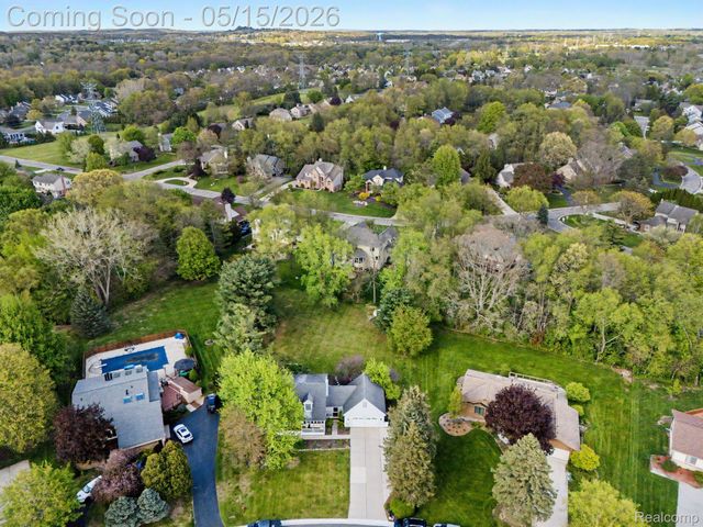 5600 Chestnut Hill Drive, Independence Charter Township, MI 48346