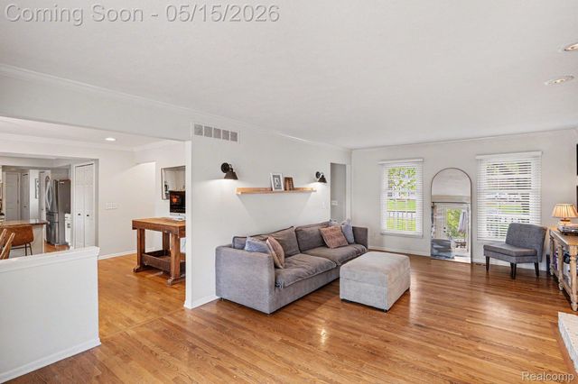 5600 Chestnut Hill Drive, Independence Charter Township, MI 48346