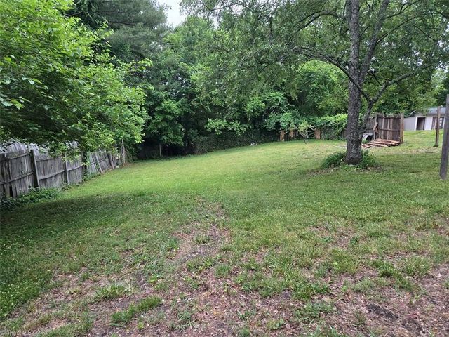 309 Taylor Street, Mount Airy, NC 27030