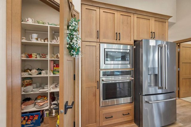 363 ALDON CIRCLE, Ashwaubenon, WI 54304