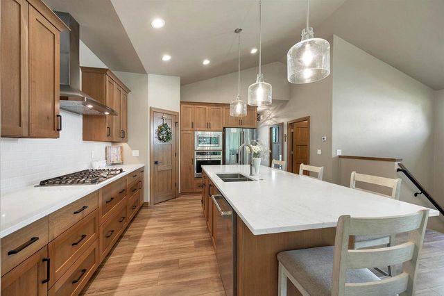 363 ALDON CIRCLE, Ashwaubenon, WI 54304