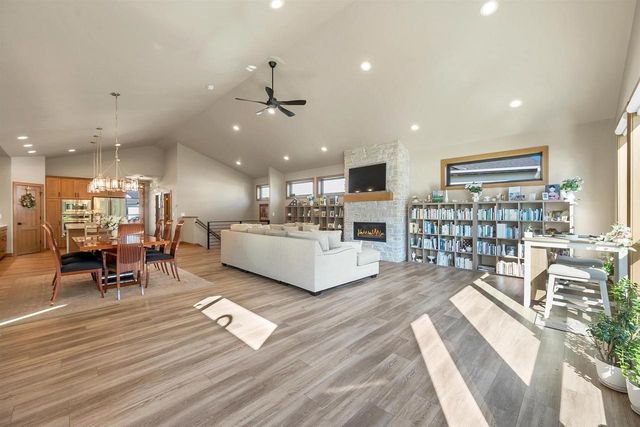363 ALDON CIRCLE, Ashwaubenon, WI 54304
