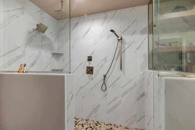 363 ALDON CIRCLE, Ashwaubenon, WI 54304