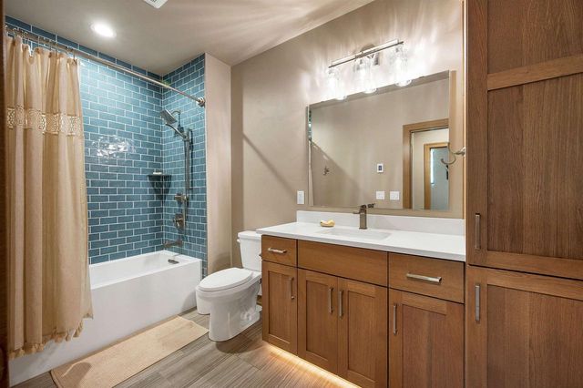 363 ALDON CIRCLE, Ashwaubenon, WI 54304