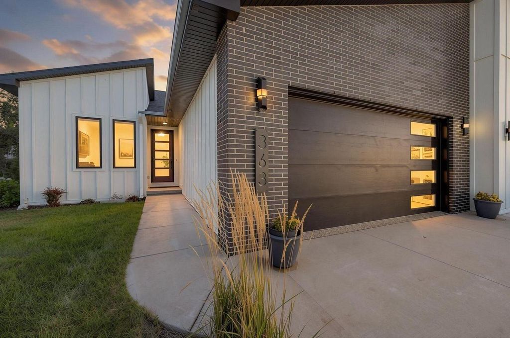 363 ALDON CIRCLE, Ashwaubenon, WI 54304