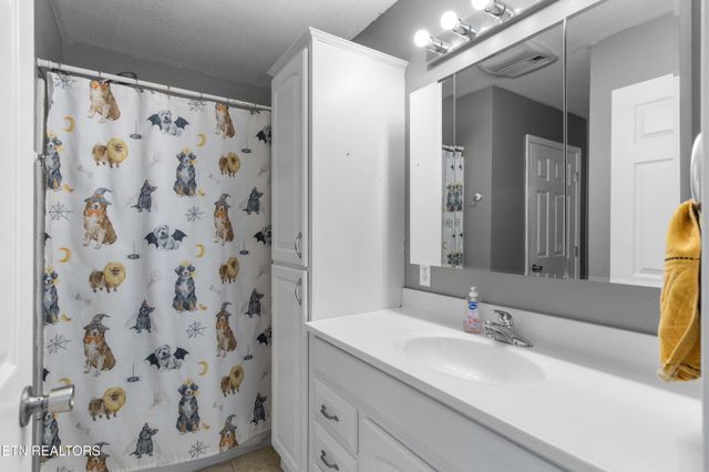 8114 Thorn Grove Pike, Knoxville, TN 37914