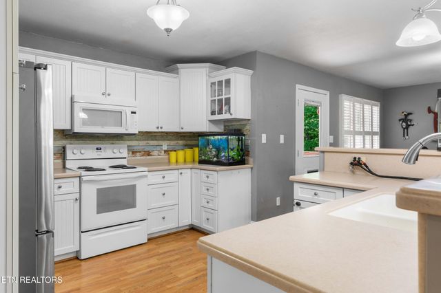 8114 Thorn Grove Pike, Knoxville, TN 37914