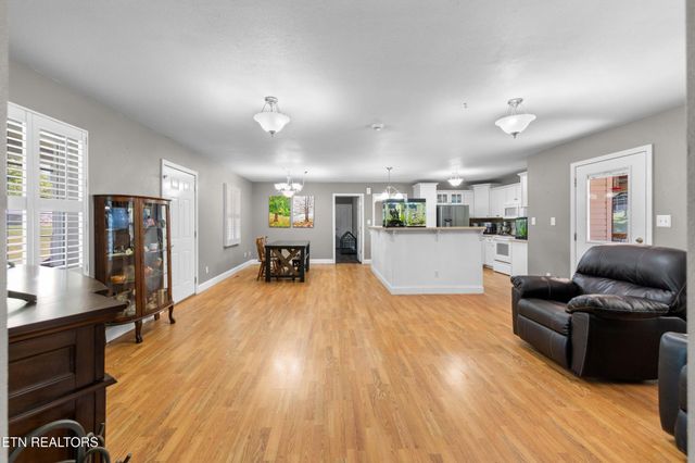8114 Thorn Grove Pike, Knoxville, TN 37914