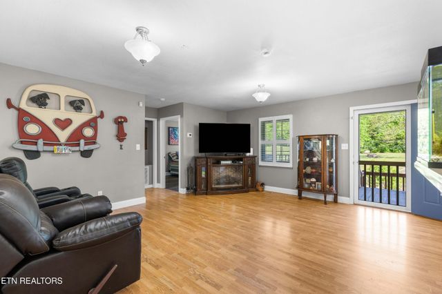 8114 Thorn Grove Pike, Knoxville, TN 37914