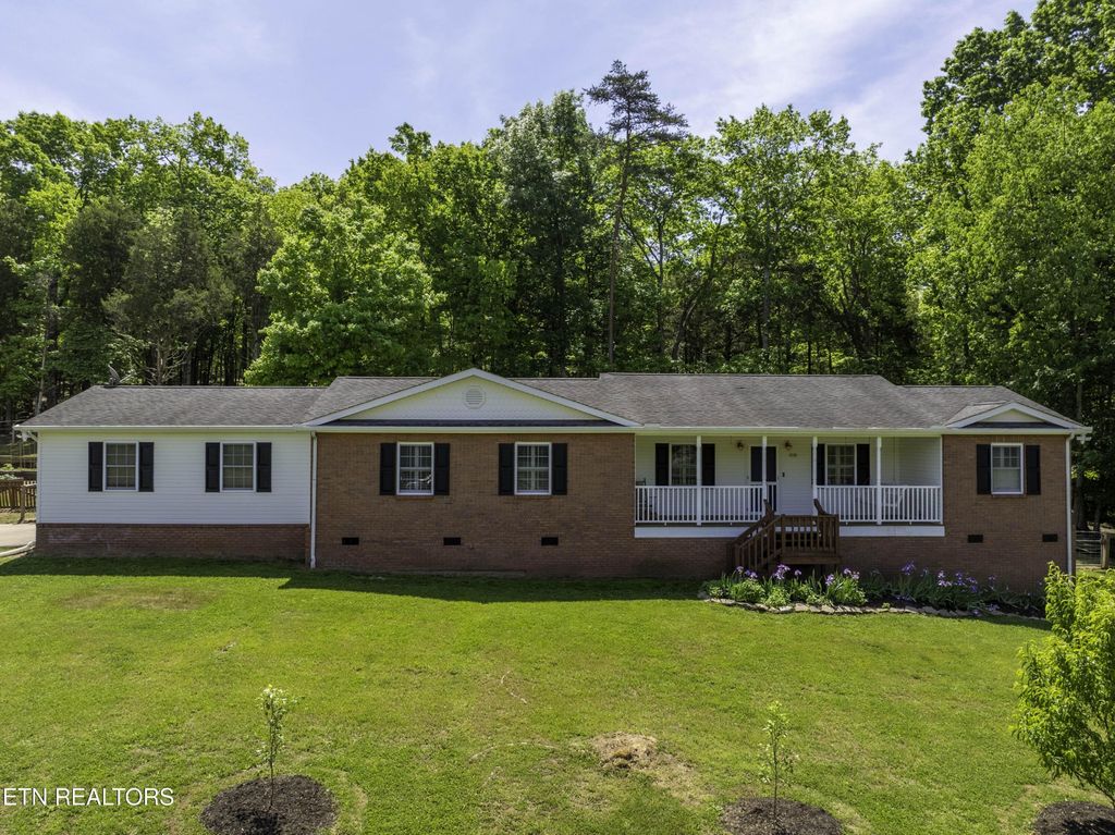 8114 Thorn Grove Pike, Knoxville, TN 37914
