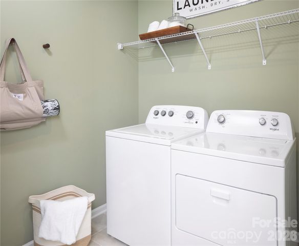 9242 Pagoda Oak Drive, Charlotte, NC 28269