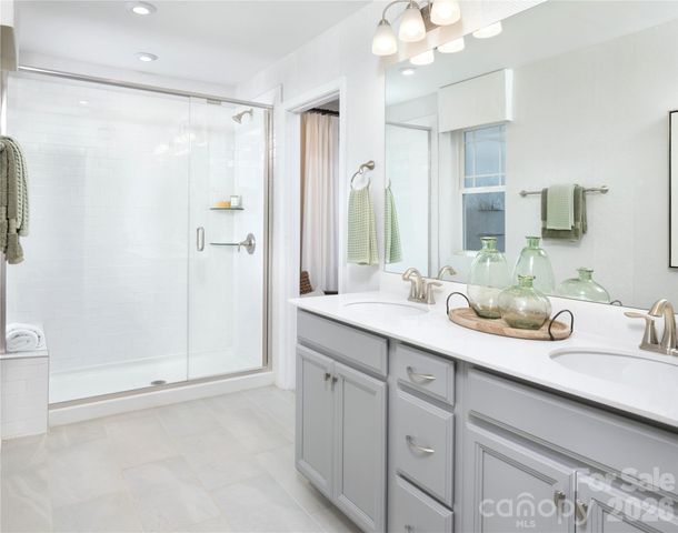 9242 Pagoda Oak Drive, Charlotte, NC 28269