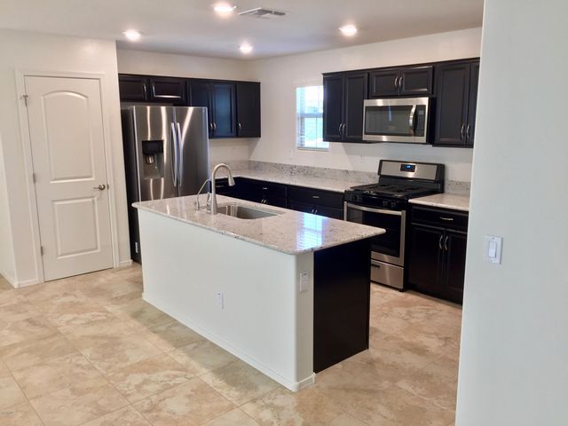 2924 S Washington Street, Chandler, AZ 85286