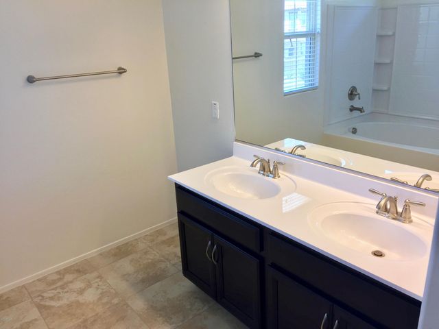2924 S Washington Street, Chandler, AZ 85286
