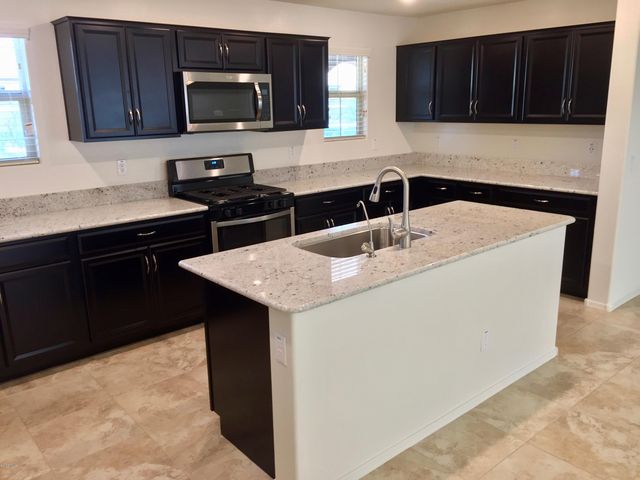 2924 S Washington Street, Chandler, AZ 85286