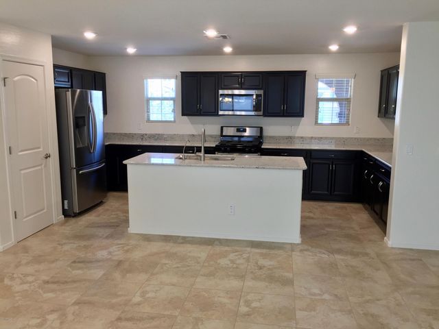 2924 S Washington Street, Chandler, AZ 85286