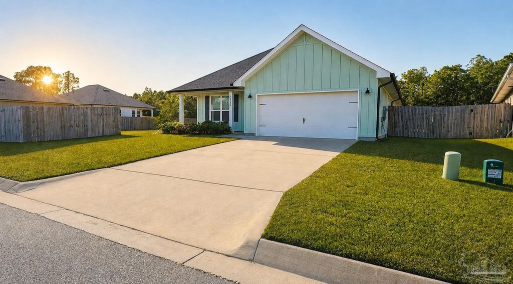 12609 Windsor Dr, Pensacola, FL 32506