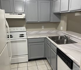 11303 Bel Air Dr Apt D, San Antonio, TX 78213