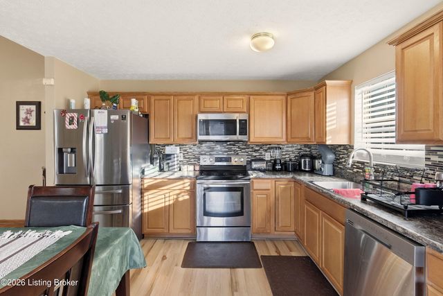 9617 Arrowridge Dr, Louisville, KY 40229