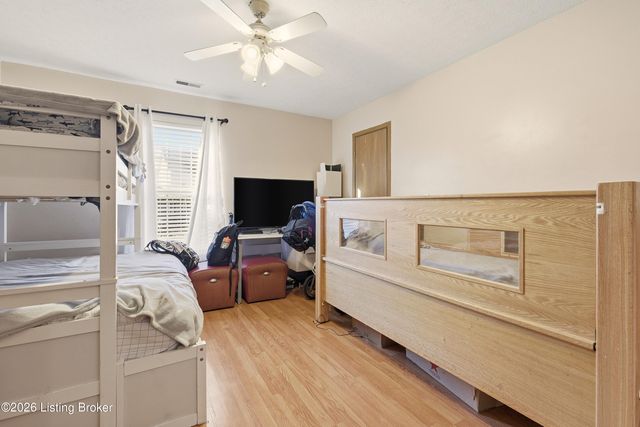 9617 Arrowridge Dr, Louisville, KY 40229