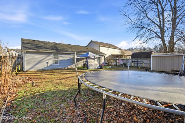 9617 Arrowridge Dr, Louisville, KY 40229