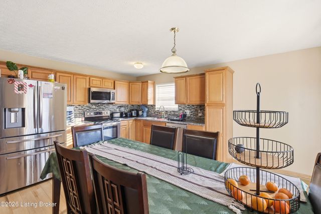 9617 Arrowridge Dr, Louisville, KY 40229