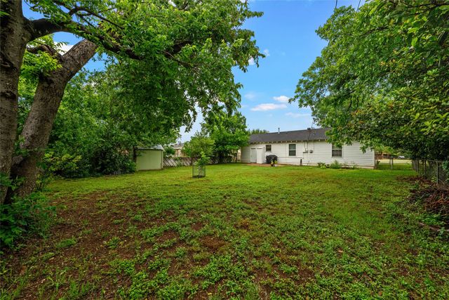 3904 N 21st A Street, Waco, TX 76708