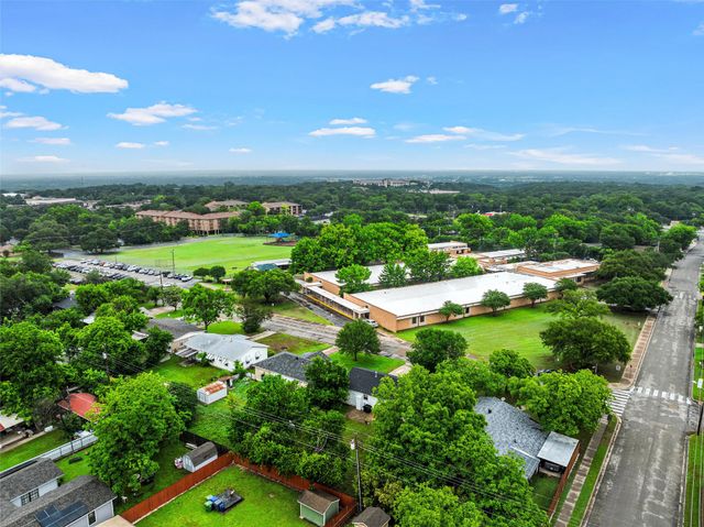 3904 N 21st A Street, Waco, TX 76708