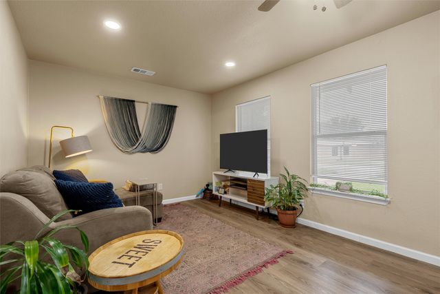 3904 N 21st A Street, Waco, TX 76708
