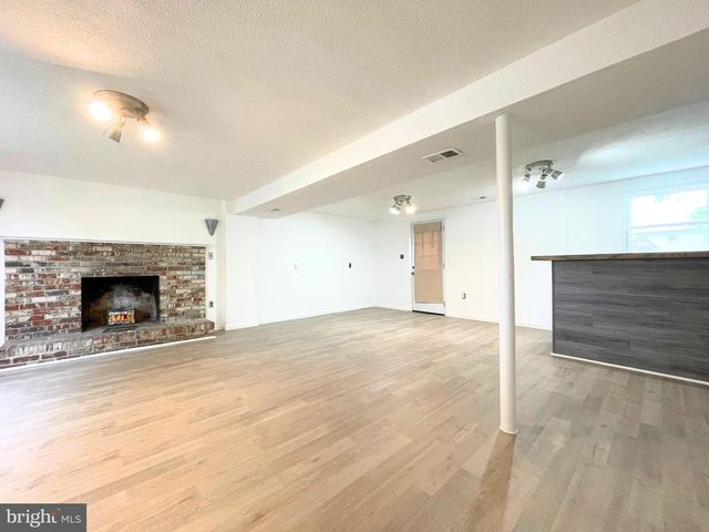 11422 BRANDYWINE RD, Clinton, MD 20735