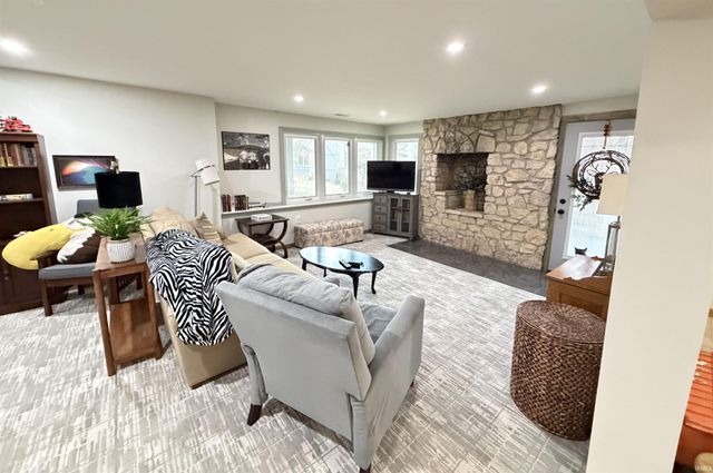 2812 W Fawkesway Drive, Bloomington, IN 47404