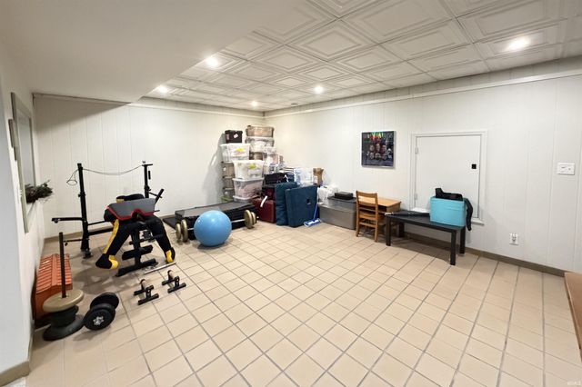 2812 W Fawkesway Drive, Bloomington, IN 47404