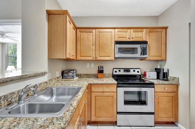 11760 Saint Andrews Place 204, Wellington, FL 33414