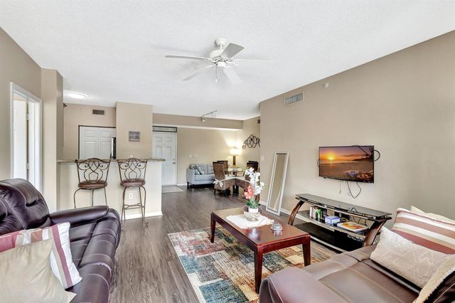 11760 Saint Andrews Place 204, Wellington, FL 33414