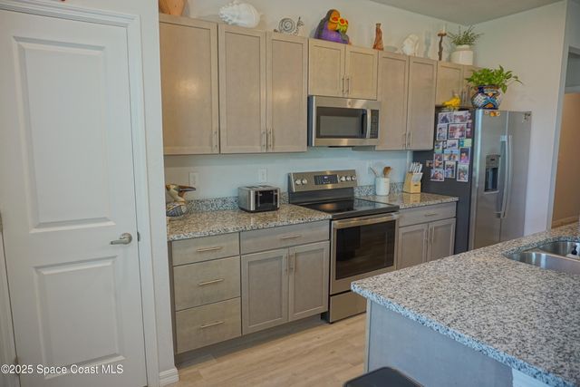 1909 Thomasville Avenue SE, Palm Bay, FL 32909