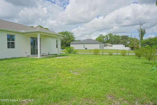 1909 Thomasville Avenue SE, Palm Bay, FL 32909