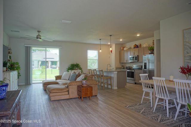 1909 Thomasville Avenue SE, Palm Bay, FL 32909