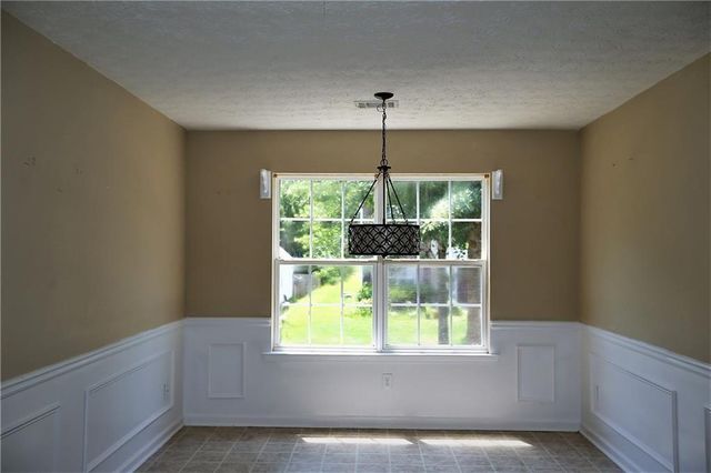 1435 Stephens Pond View, Loganville, GA 30052