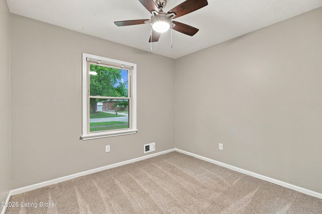 1046 Runell Rd, Louisville, KY 40214