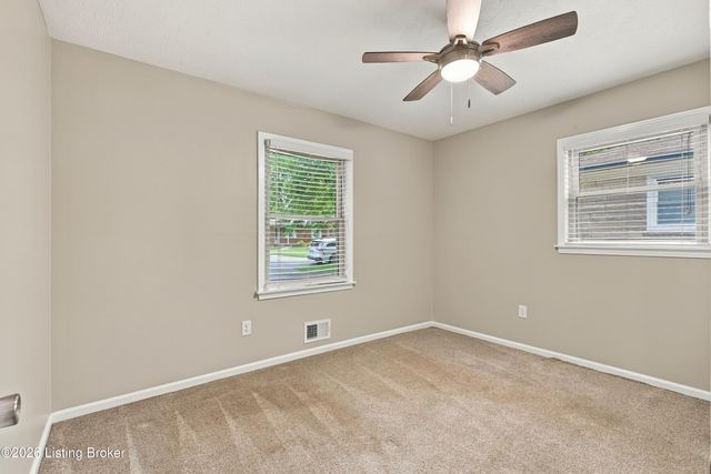 1046 Runell Rd, Louisville, KY 40214