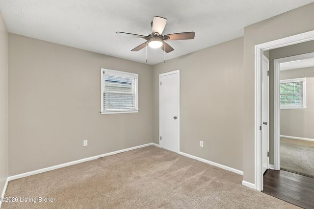 1046 Runell Rd, Louisville, KY 40214