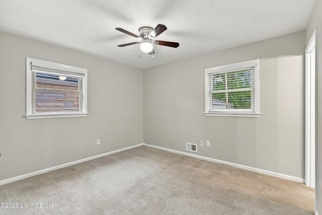 1046 Runell Rd, Louisville, KY 40214
